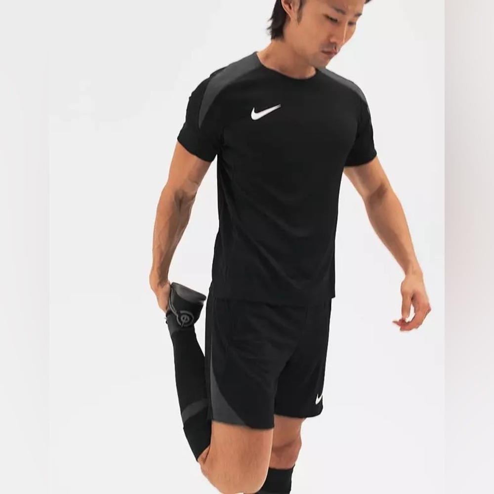 NWT Nike Men's Black Short Sleeve Dri Fit, Size L.